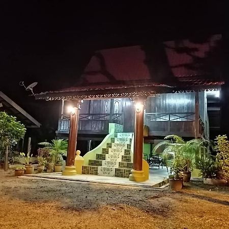 Homestay Warisan Bonda Masjid Tanah/Melaka Eksteriør billede